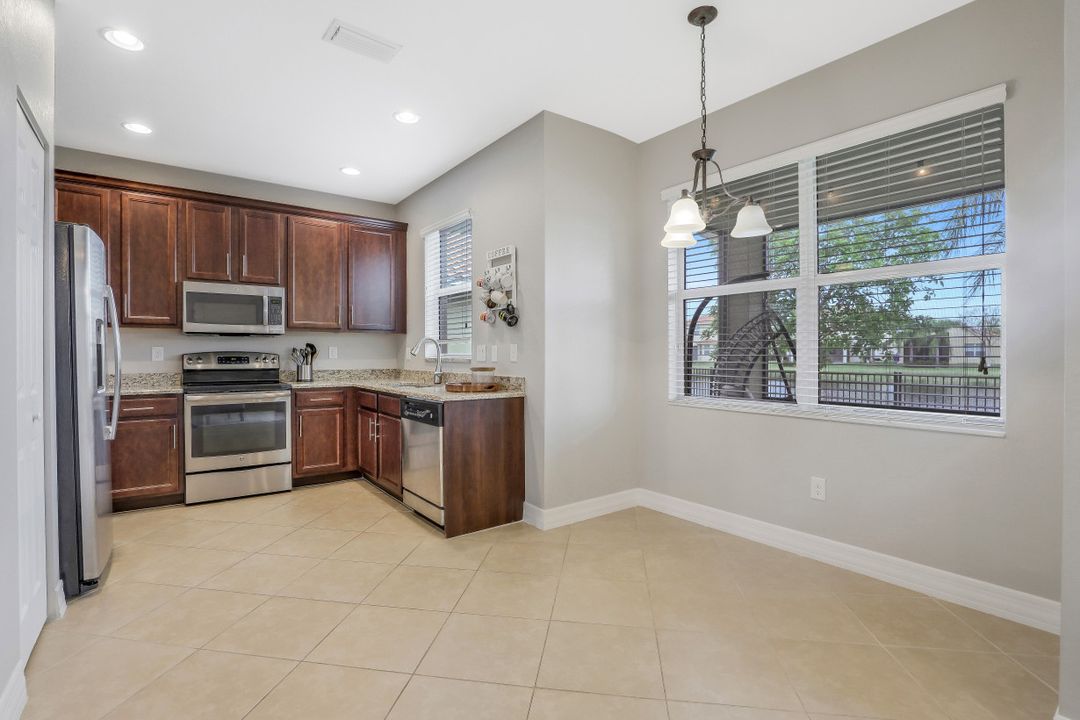 10313 Crepe Jasmine Ln, Fort Myers, FL 33913
