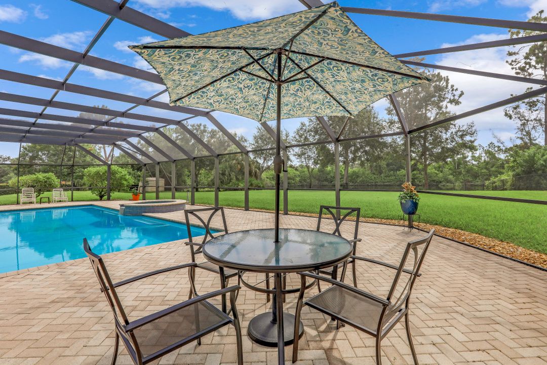 762 Hickory Rd, Naples, FL 34108