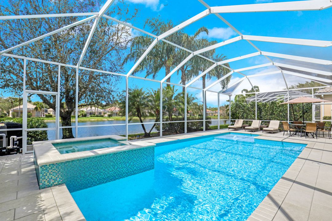 2888 Hatteras Way, Naples, FL 34119