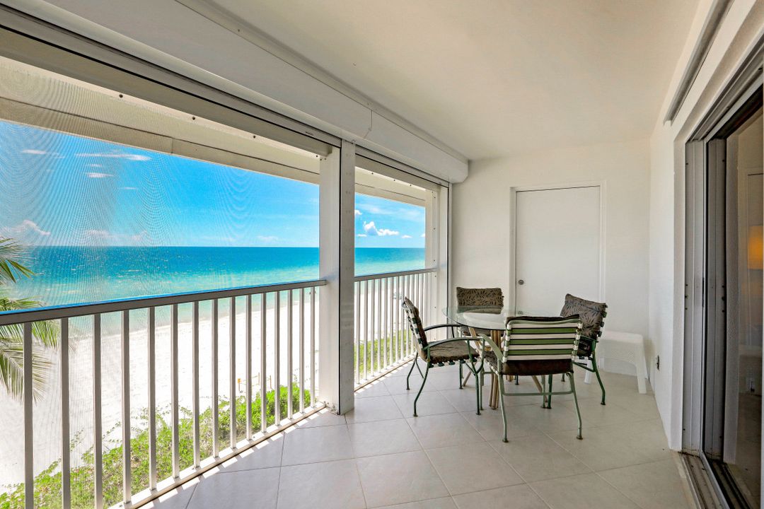 10573 Gulf Shore Dr #304, Naples, FL 34108