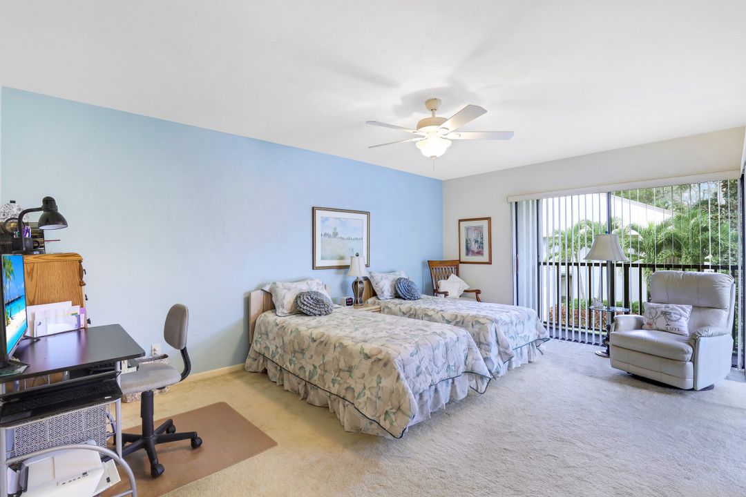 560 Retreat Dr #201, Naples, FL 34110