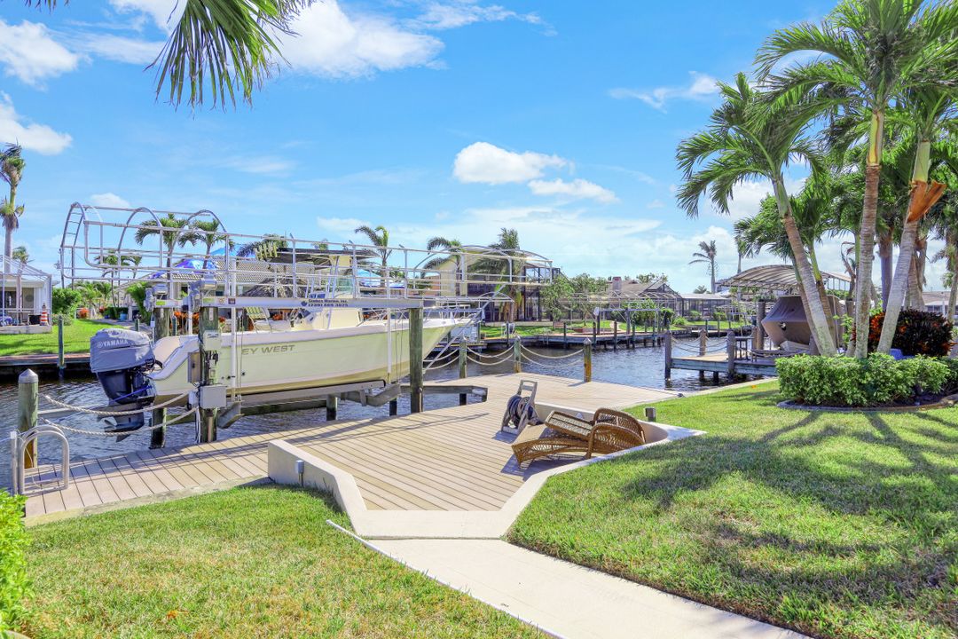 5327 SW 11th Ct, Cape Coral, FL 33914