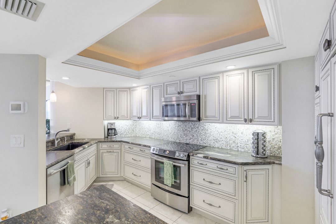 4751 Gulf Shore Blvd N, Naples, FL 34103