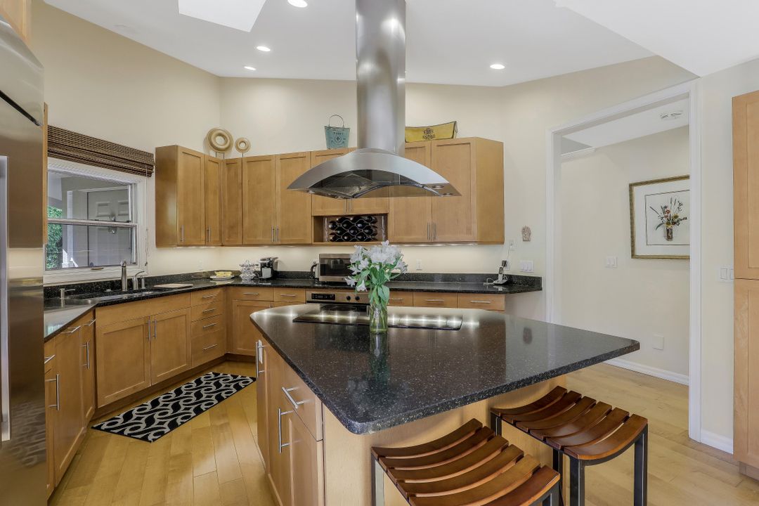 6627 Trident Way, Naples, FL 34108