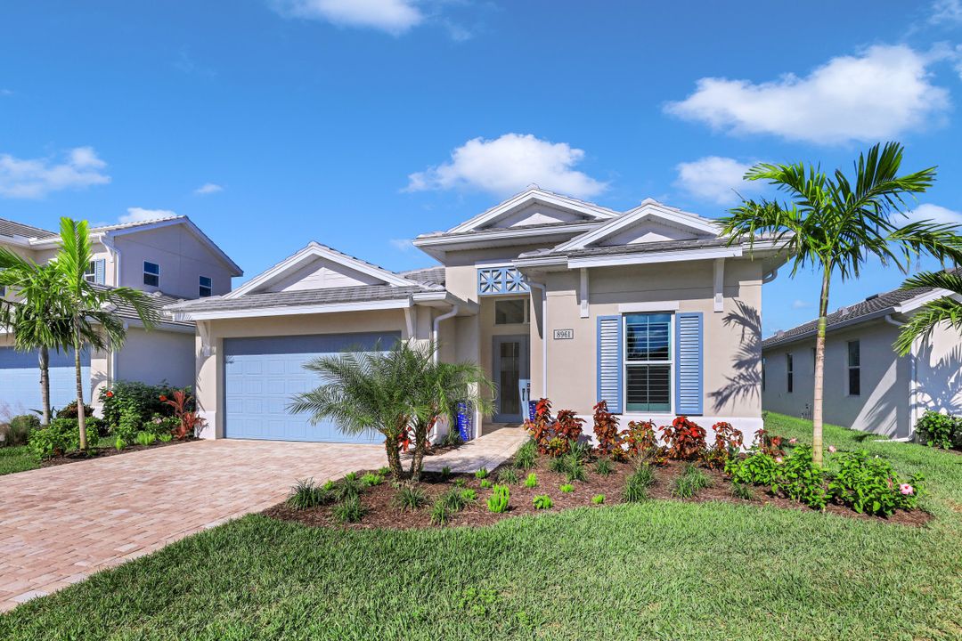 8961 Mustique Ln, Naples, FL 34114