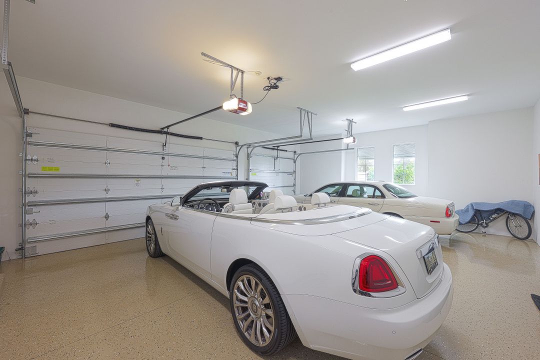 603 West St, Naples, FL 34108