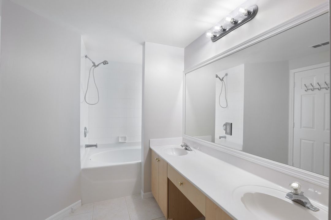 2811 26th Ave SE, Naples, FL 34117