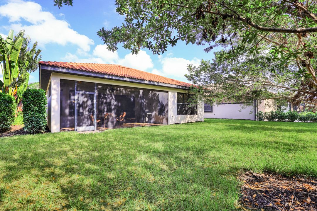 9880 Alhambra Ln, Bonita Springs, FL 34135