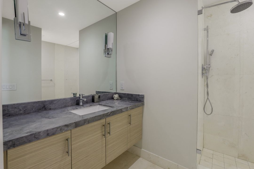 875 9th St S #PH, Naples, FL 34102