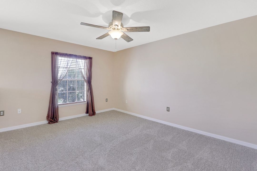 1220 NE 4th Pl, Cape Coral, FL 33909