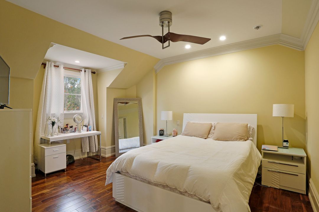 5610 Bur Oaks Ln, Naples, FL 34119