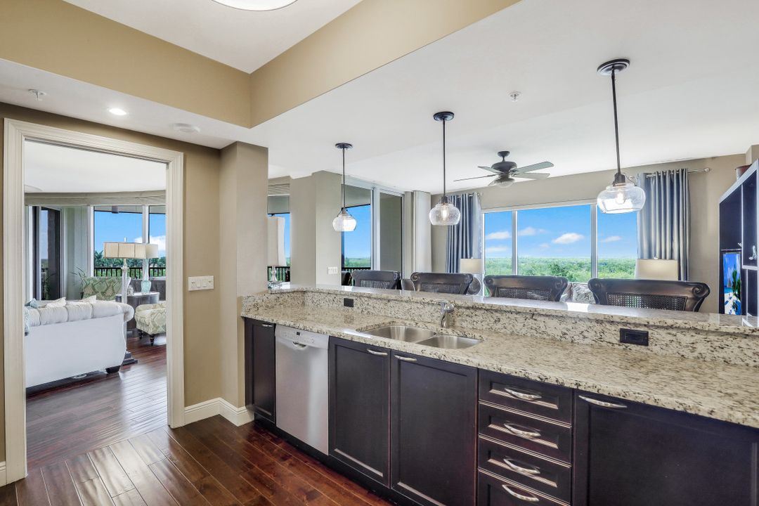 1050 Borghese Ln #303, Naples, FL 34114