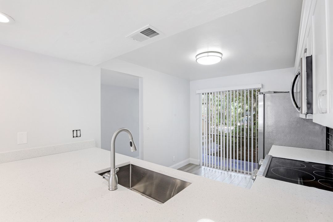 4001 Ice Castle Way #5, Naples, FL 34112