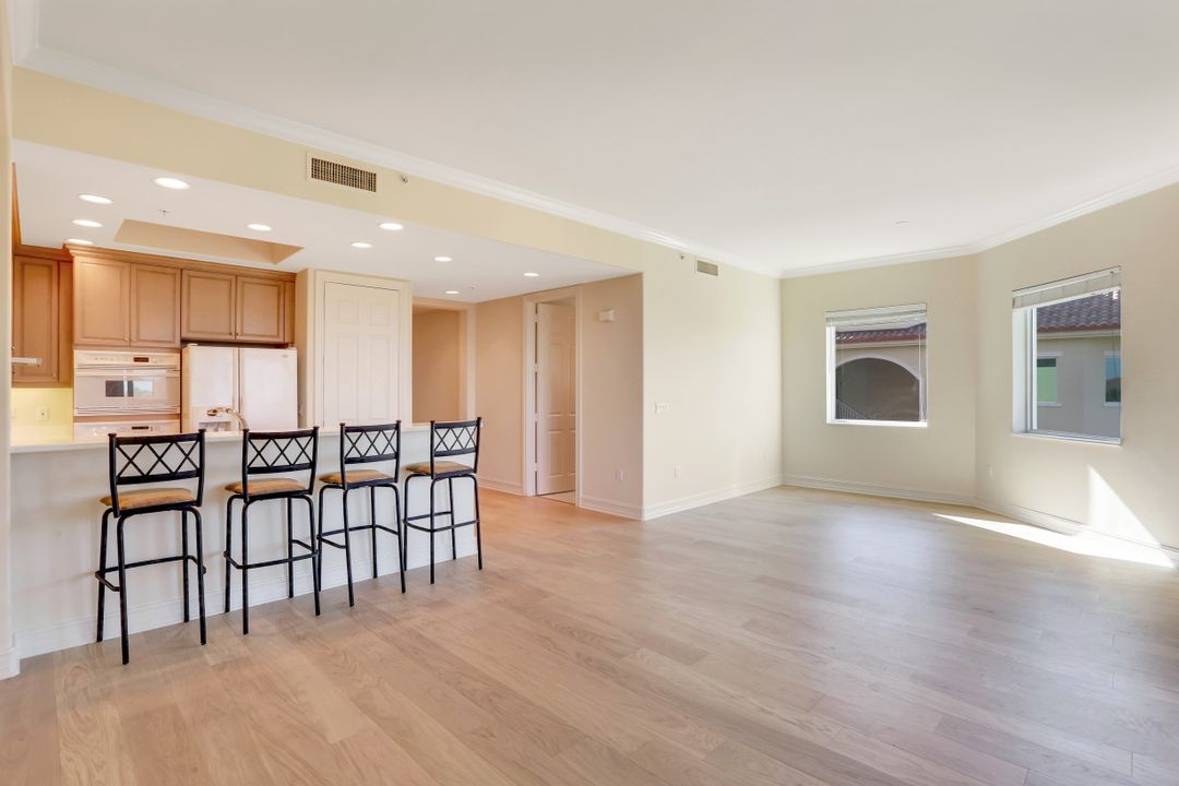2738 Tiburon Blvd E #B-501, Naples, FL 34109