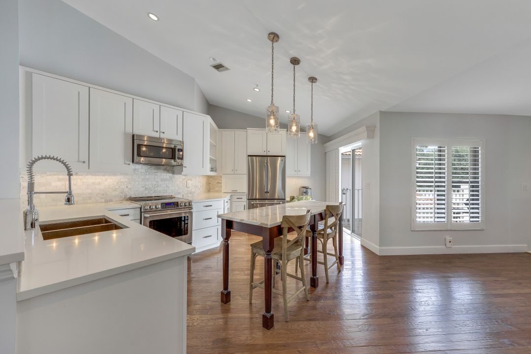 5100 Cedar Springs Dr #201, Naples, FL 34110