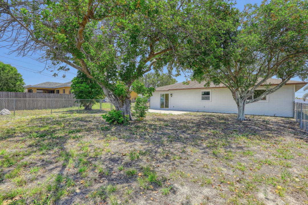 1321 NE 17th St, Cape Coral, FL 33909