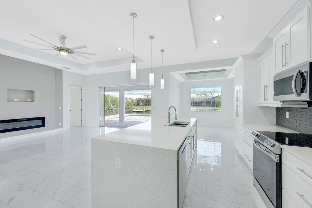 602 SW 35th St, Cape Coral, FL 33914