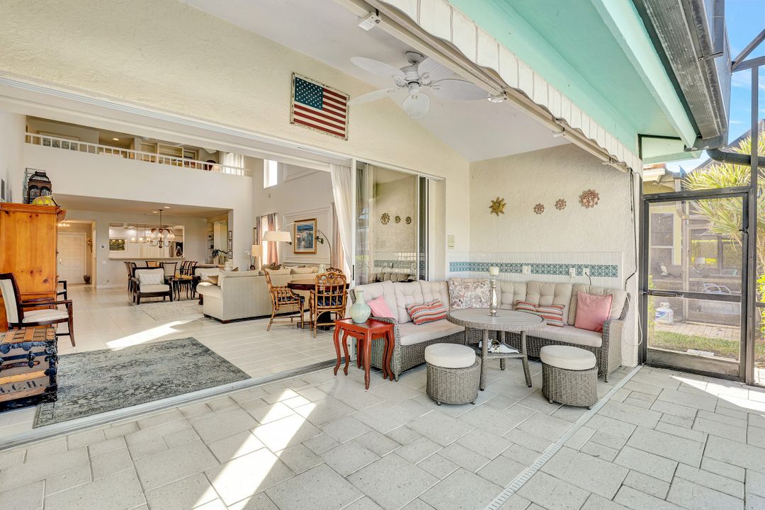 242 Edgemere Way E, Naples, FL 34105