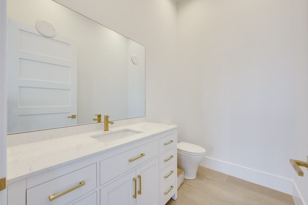 241 Egret Ave, Naples, FL 34108