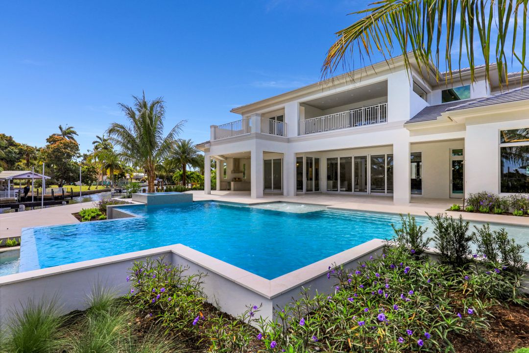 940 17th Ave S, Naples, FL 34102