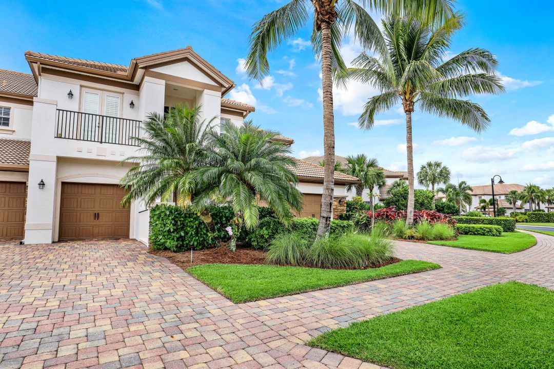 8036 Players Cove Dr #3-102, Naples, FL 34113