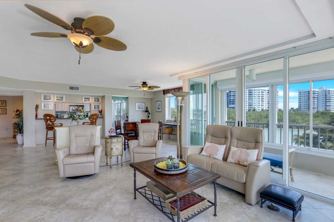 25 Bluebill Ave #201, Naples, FL 34108