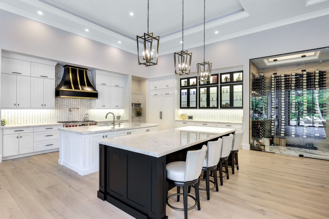 359 Warwick Way, Naples, FL 34110