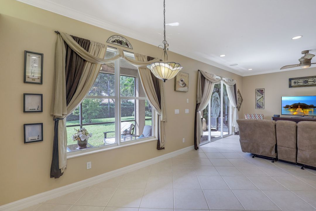 1627 Triangle Palm Terrace, Naples, FL 34119