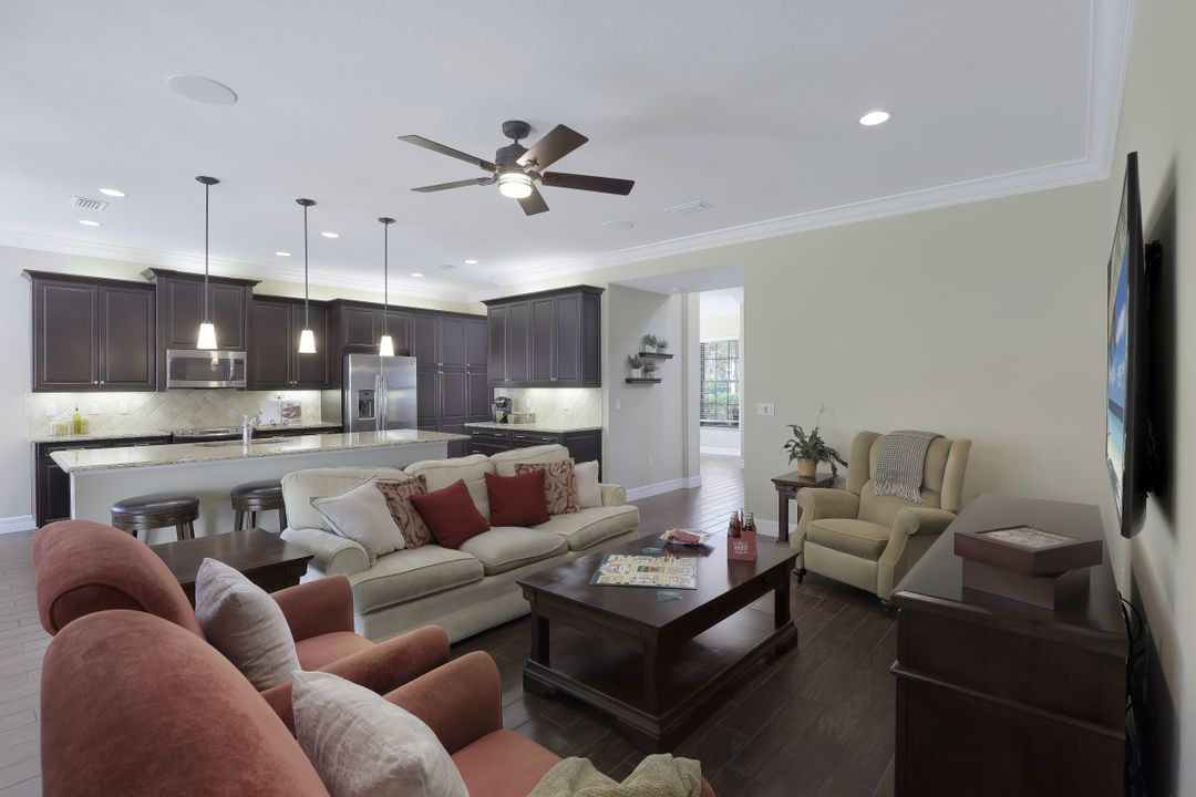 3271 Pacific Dr, Naples, FL 34119