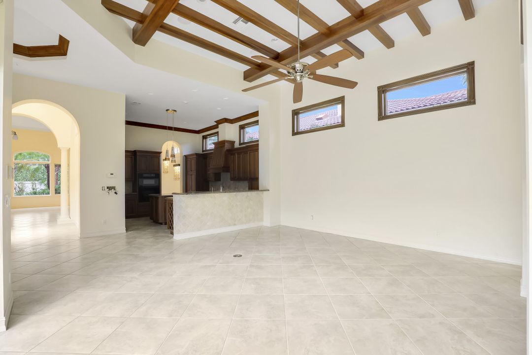 9155 Torrefino Ct, Naples, FL 34109