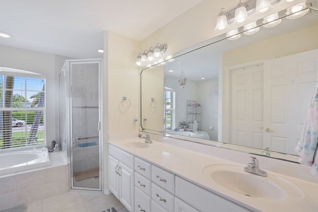 718 Fairlawn Ct, Marco Island, FL 34145