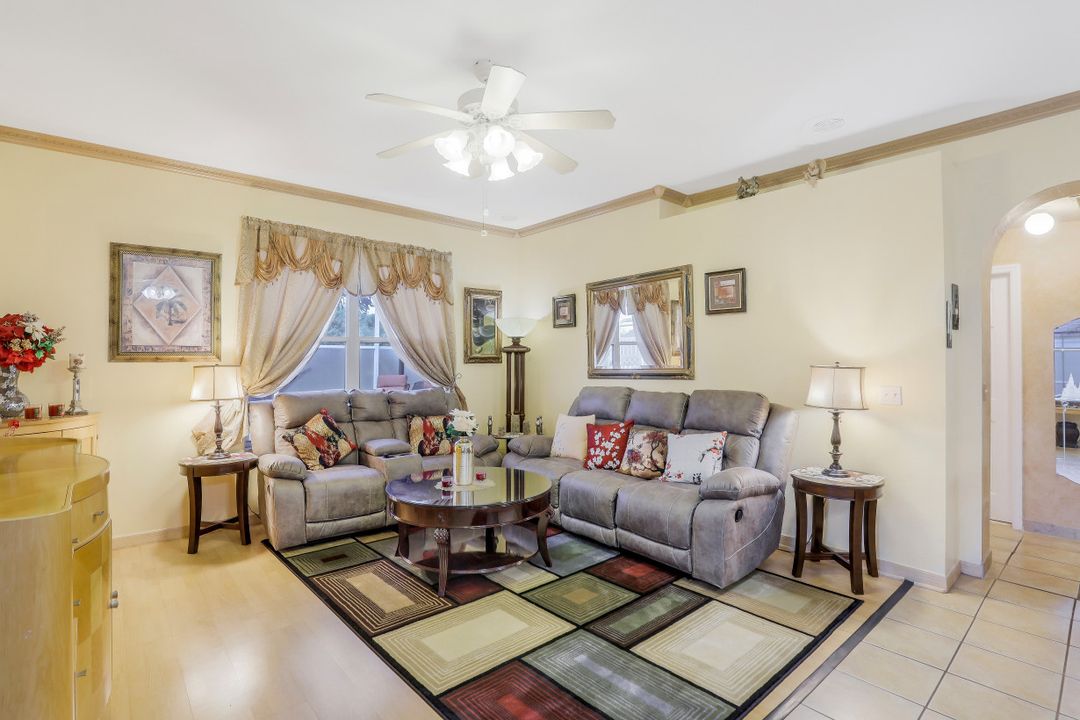 4552 Varsity Cir, Lehigh Acres, FL 33971