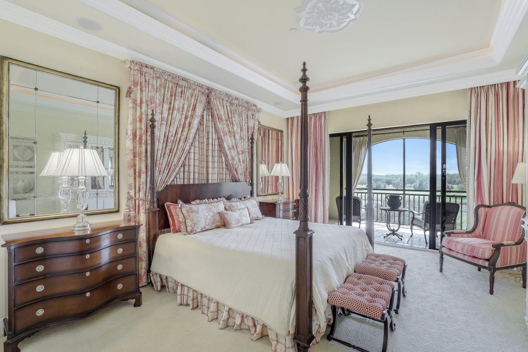 2542 Marquesa Royale Ln #301, Naples, FL 34109