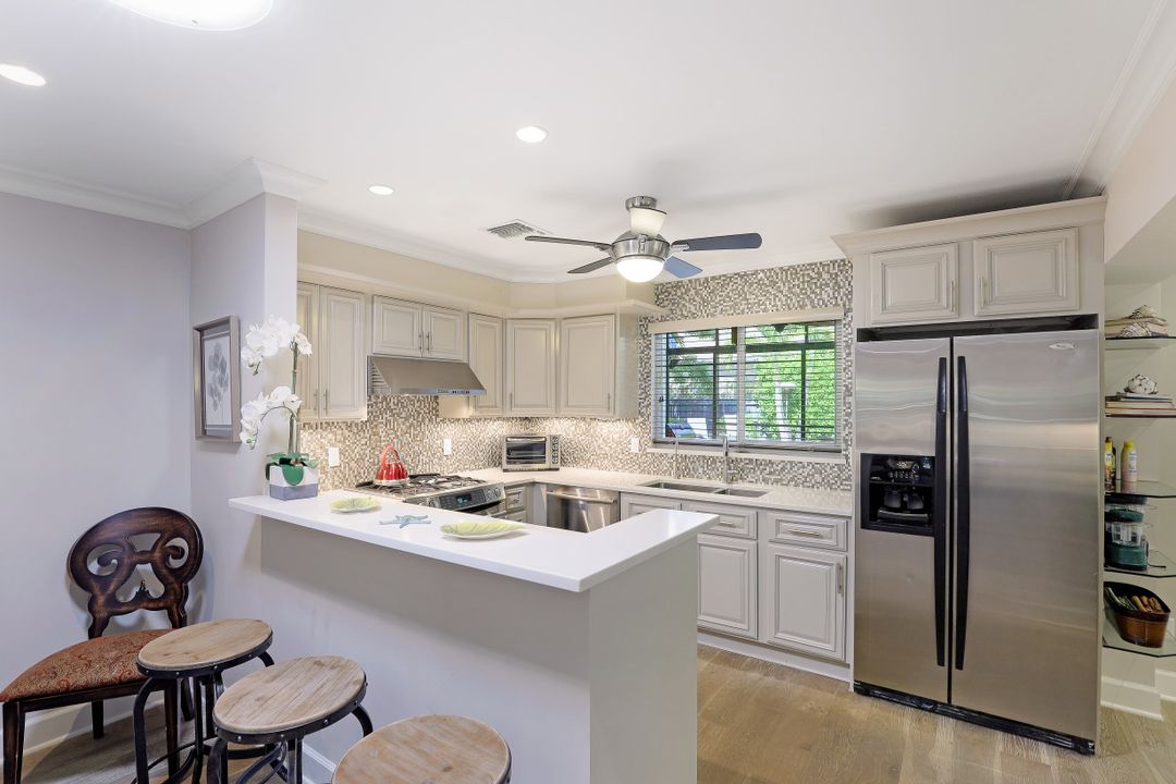 1199 9th Ave N, Naples, FL 34102