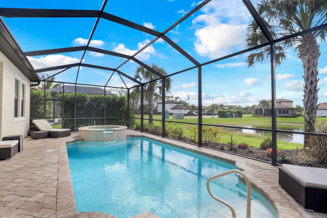 4714 Formosa Dr, Naples, FL 34119