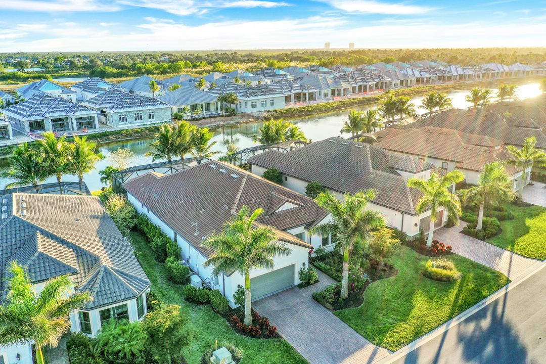 3274 Belon Ln, Naples, FL 34114