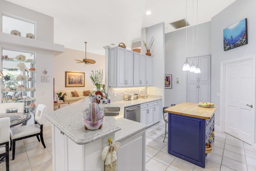 28384 Sombrero Dr, Bonita Springs, FL 34135