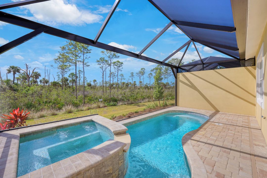 6435 Negril Isle Dr, Naples, FL 34113