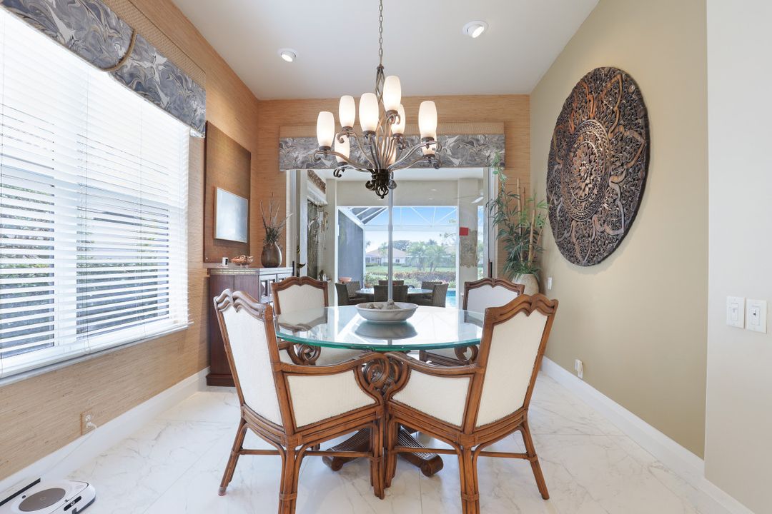 8586 Gleneagle Way, Naples, FL 34120