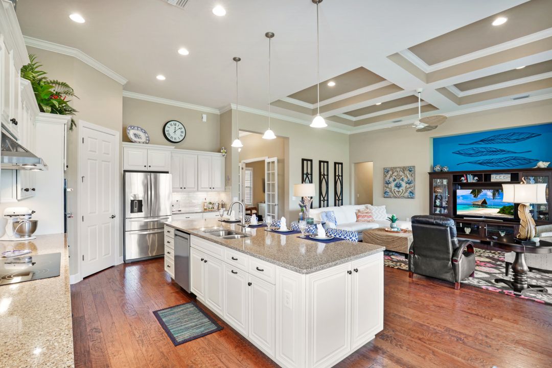 9364 Marble Stone Dr, Naples, FL 34120