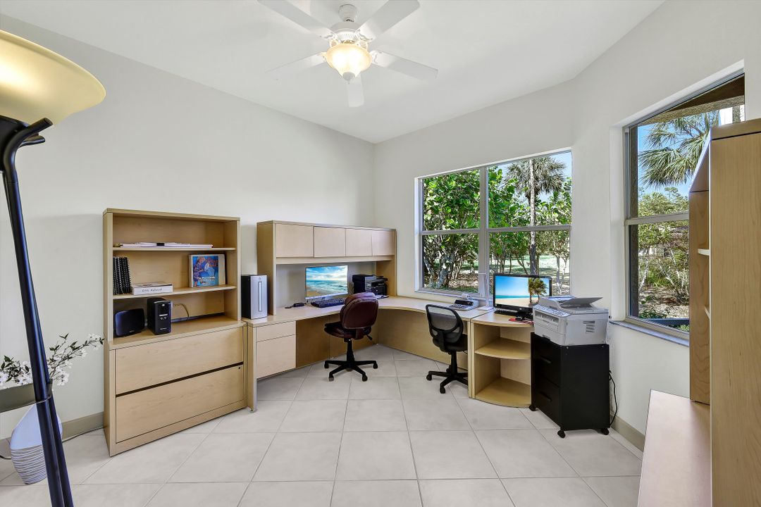 6104 Highwood Park Ln, Naples, FL 34110