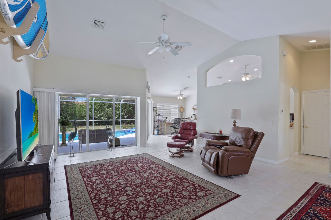 718 Fairlawn Ct, Marco Island, FL 34145