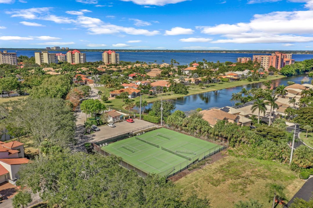 10931 Meadow Lark Cove Dr, Fort Myers, FL 33908