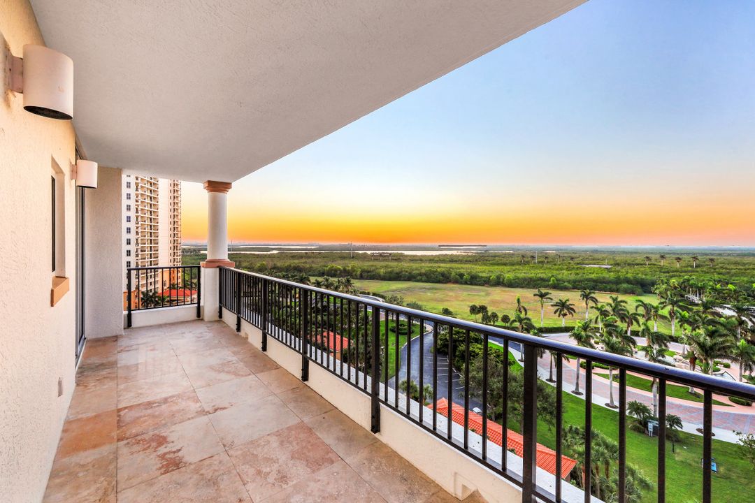 1060 Borghese Ln  #906, Naples, FL 34114