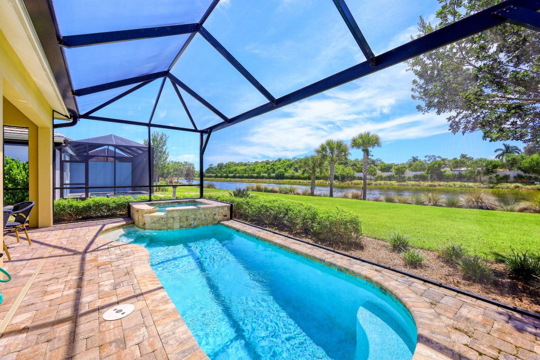 5807 Haiti Dr, Naples, FL 34112