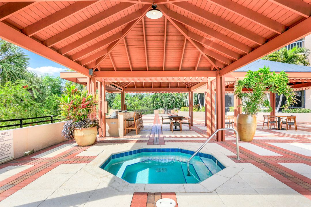 6075 Pelican Bay Blvd #506, Naples, FL 34108