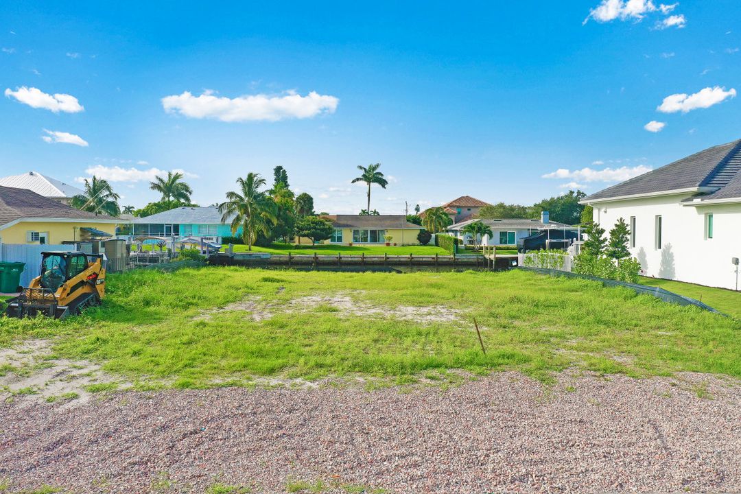 647 Bamboo Ct, Marco Island, FL 34145