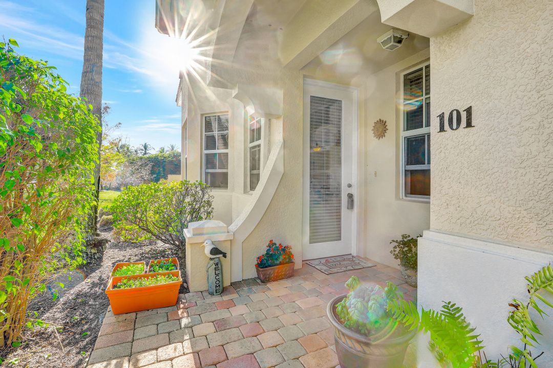 5626 Cape Harbour Dr #101, Cape Coral, FL 33914