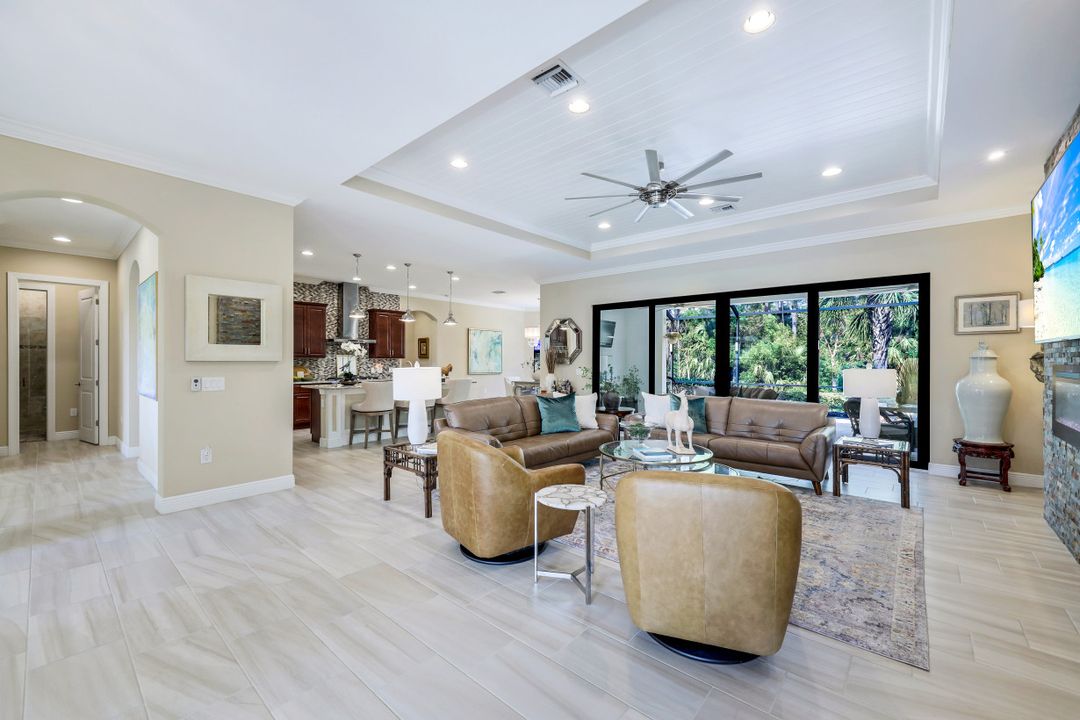 2303 Somerset Pl, Naples, FL 34120