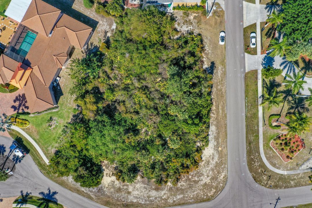 790 Inlet Dr, Marco Island, FL 34145